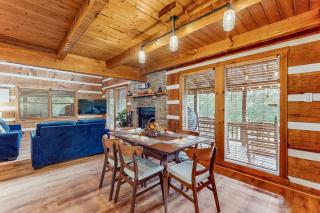 Mountain Grace Lake Retreat - 1