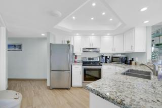 Gorgeous 9th Floor Ocean Front at Aquarius Resort - 6