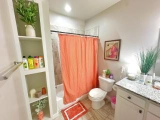 Edmond Fresh Modern townhouse - 1