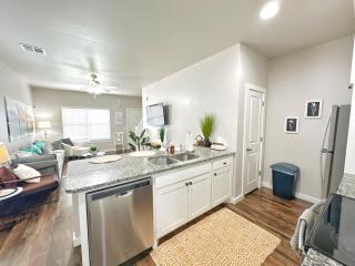 Edmond Fresh Modern townhouse - 7