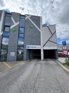 Fresh Apartment & Parking - 4