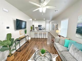 Edmond Fresh Modern townhouse - 6