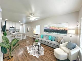 Edmond Fresh Modern townhouse - 0