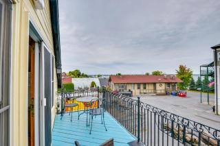 Water-View Balcony Charming Lake Ontario Studio! - 0
