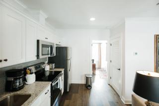 Lady Liberty Carriage House by Lucky Savannah - 7