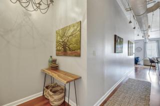 Gem Above Broughton by Lucky Savannah - 3