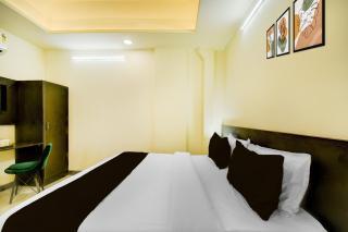 Hotel O Classy Castle - 4