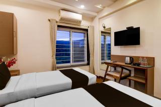 Townhouse The 36 Inn Madhuravada Bus Stop - 5