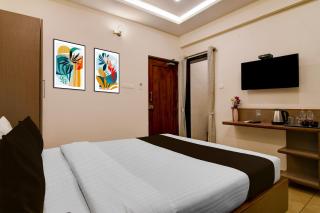 Townhouse The 36 Inn Madhuravada Bus Stop - 3