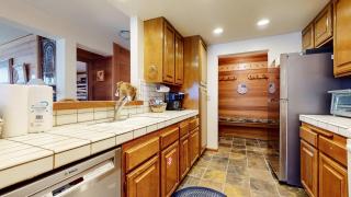 Walk to Mammoth Ski Lifts at Canyon Lodge Condo - 1