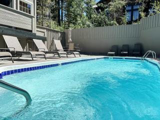 Walk to Mammoth Ski Lifts at Canyon Lodge Condo - 8