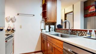 Escape to The Summit Pool & HT Next Door - 2