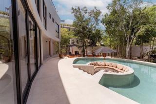 Villa Chumuuk - Modern 5BR Sanctuary with Large Pool and Rooftop Terrace - 8