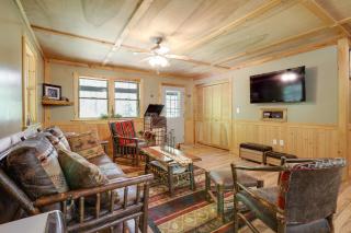 Game Room and Lake Access Wooded Retreat in Jay - 6