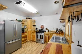 Game Room and Lake Access Wooded Retreat in Jay - 2