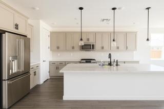 Spacious Master Bedroom with Private Bath in Manteca Home - 2