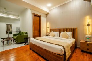 Royal Studio Golf Course Road - 4