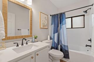Raleigh Executive 2BR, Newly Furnished, Fenton & N Hills - 2