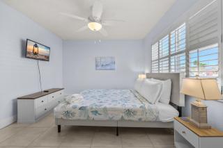 Renovated 2-Bedroom Condo with Pool - The Waves - 1