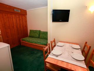 Studio cabine 25m², skis aux pieds, balcon, 4 pers, cuisine équipée - FR-1-346-495 - 4