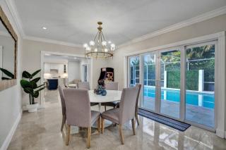 Stylish Florida vibes retreat close to the beach - 7