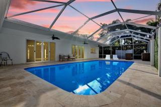 Stylish Florida vibes retreat close to the beach - 5