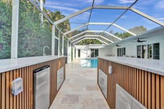 Stylish Florida vibes retreat close to the beach - 3