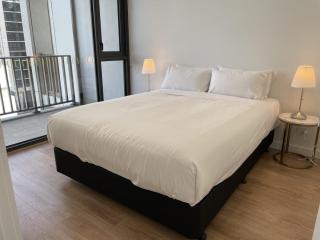 Contemporary 2BR Getaway in the Heart of Adelaide - 6