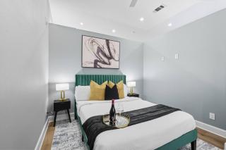 Skyline VIEWS, 5 mins to Downtown, Free Parking - 7