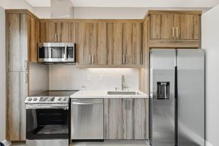 Best View of Dallas Skyline, Modern Luxe APT - 5