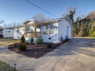 Cozy Riverside Cottage Fully Updated Quiet 3 beds - 2