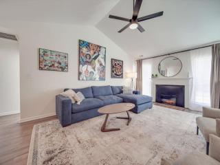 Fully Updated Cozy 3 BR Ranch Escape -WWC- Airport - 2