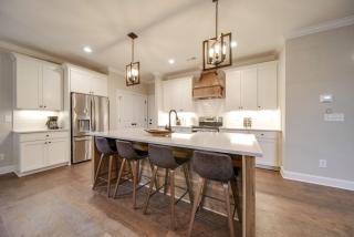 Cozy and Immaculate 4BR Modern Farmhouse Retreat - 0