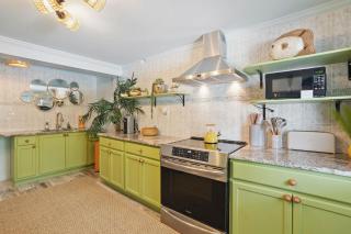 BRAND NEW Tropical Studio Villa with Resort Amenities Boaters Gulf access Outdoor Kitchen Lagoon Lazy River Pool - 8