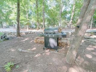 3 BR Cozy Lakefront Cottage - 8