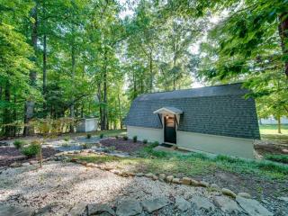 3 BR Cozy Lakefront Cottage - 6
