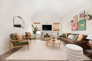 Charming 3BR Belmont Bungalow - 9