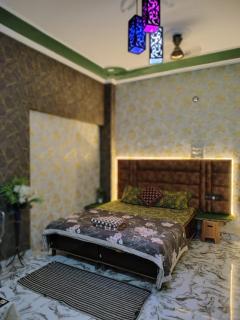 Varanasi Holiday Stay - 4