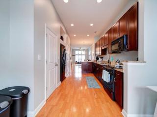 The Nest - Southend - Rooftop Terrace - Light Rail - 9