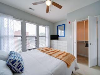 The Nest - Southend - Rooftop Terrace - Light Rail - 3