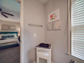 4 BR South Charlotte Getaway Min to Everything - 2