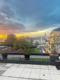 Rooftop panoramique avec vue sur les Pyrenees - 0