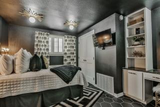 Gatsby Getaway 2 miles to TTU Pool Speakeasy Bar - 4