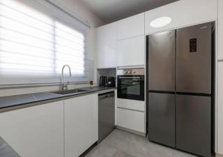 Luxury APT 3BR l New Tower & Parking l Mamad - 1