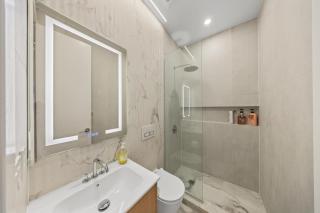 Oasis Room at a Shared Apartment by Times Square - 3