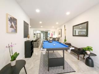 Near downtown & Beach Escape with Pool and Game Room - 7