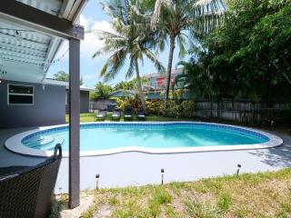 Near downtown & Beach Escape with Pool and Game Room - 6