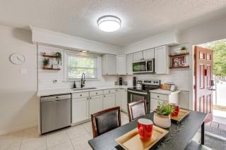 Walk to Campus, FSU Photo Wall Inviting Retreat! - 4