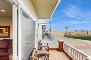 Newport Vacation Memories -Downstairs - 9