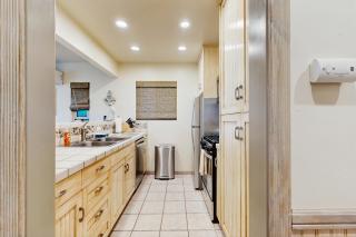 Newport Vacation Memories -Downstairs - 3